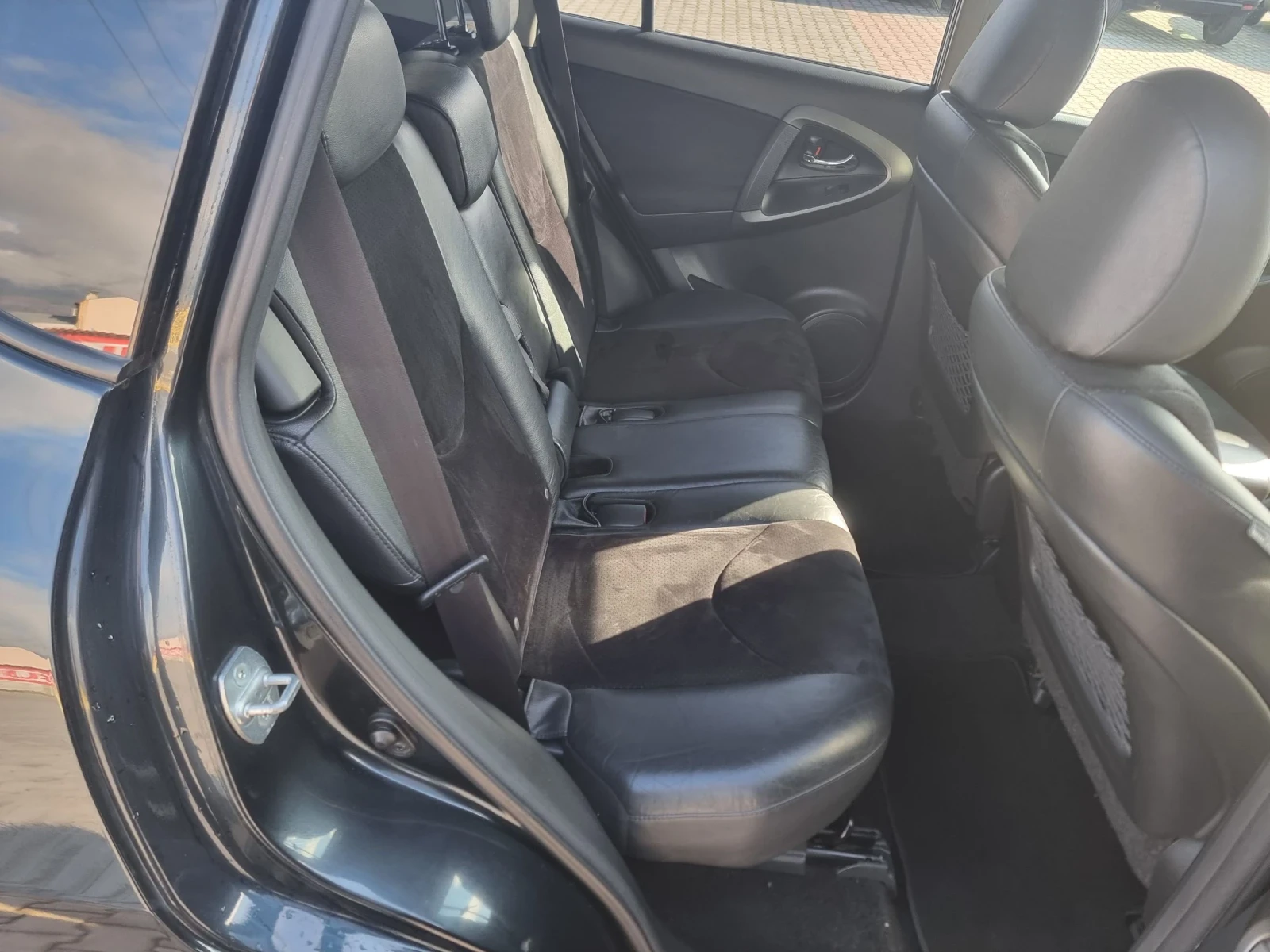 Toyota Rav4 2.2 D4D , снимка 12 - Автомобили и джипове - 54075345