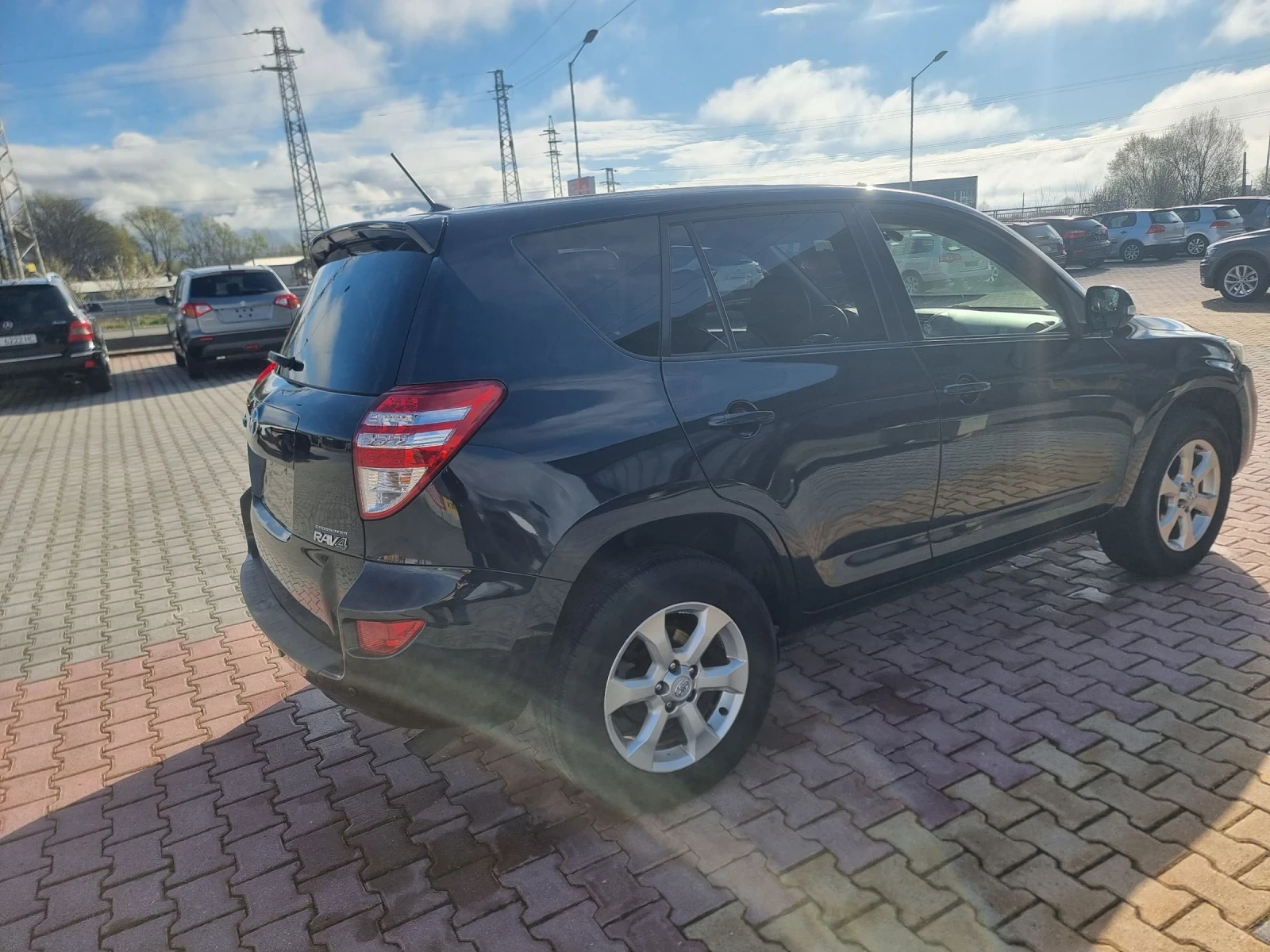 Toyota Rav4 2.2 D4D , снимка 5 - Автомобили и джипове - 54075345