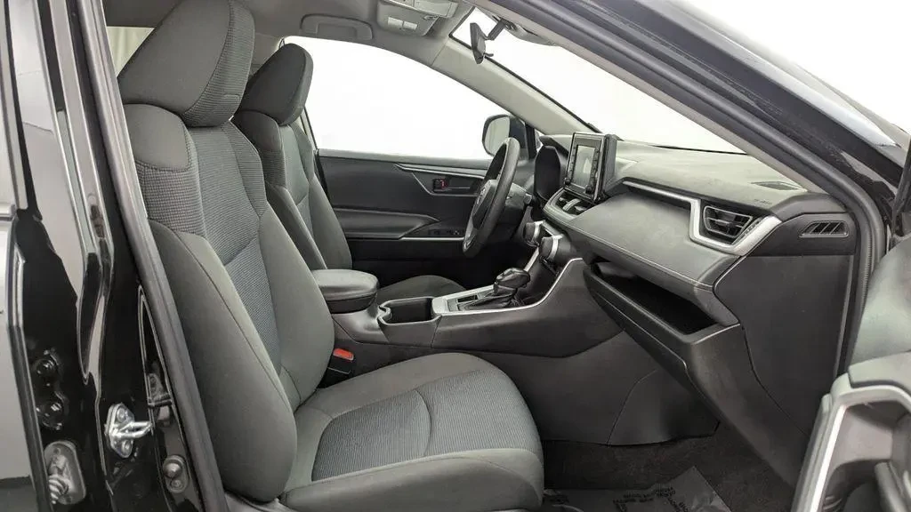 Toyota Rav4 LE AWD, снимка 12 - Автомобили и джипове - 55511841