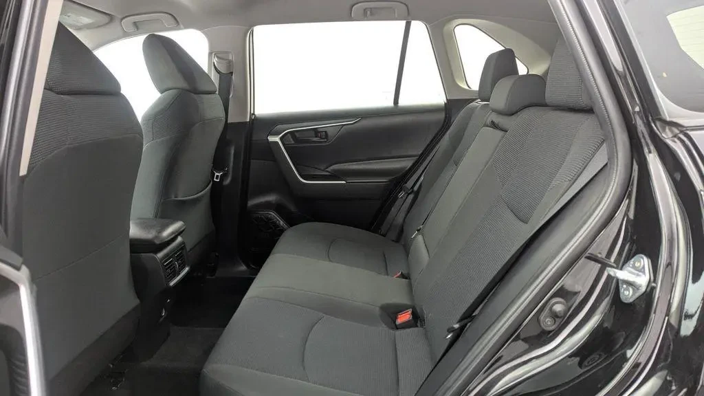 Toyota Rav4 LE AWD, снимка 11 - Автомобили и джипове - 55511841