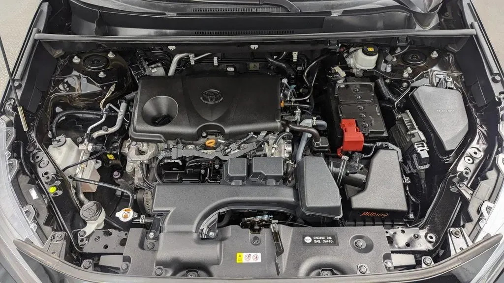 Toyota Rav4 LE AWD, снимка 9 - Автомобили и джипове - 55511841