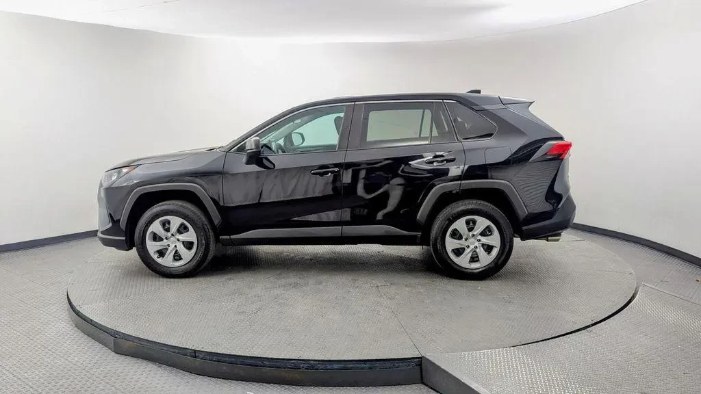 Toyota Rav4 LE AWD, снимка 3 - Автомобили и джипове - 55511841