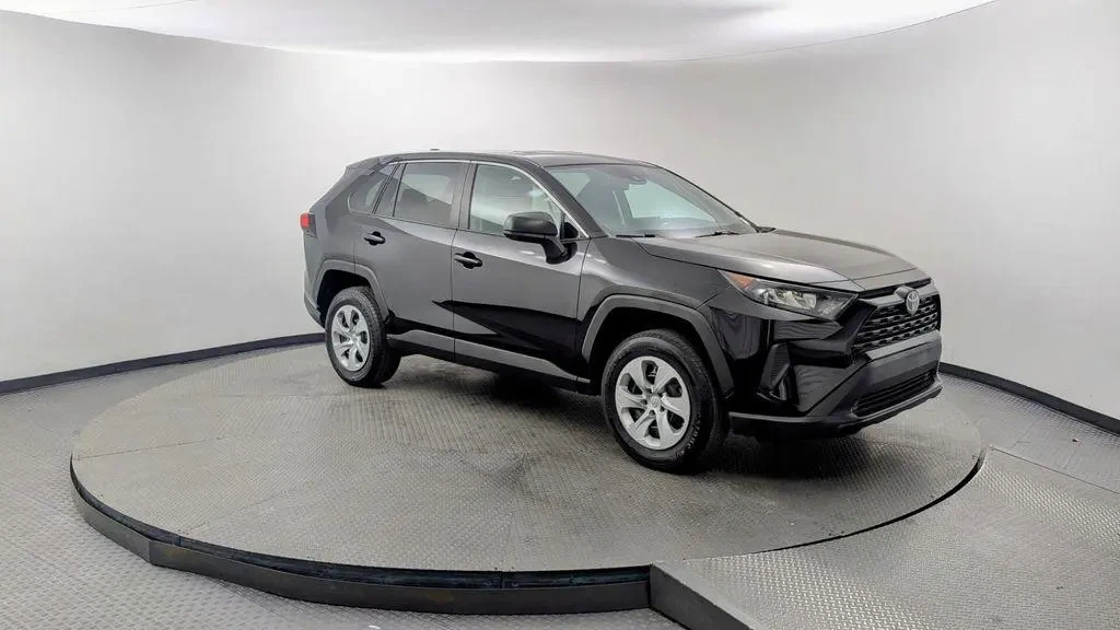 Toyota Rav4 LE AWD