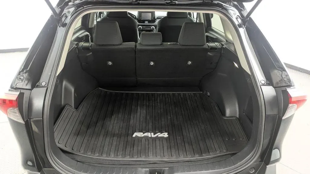 Toyota Rav4 LE AWD, снимка 17 - Автомобили и джипове - 55511841