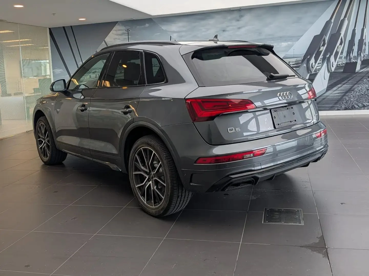 Audi Q5 TECHNIK S LINE ЦЕНА ДО БЪЛГАРИЯ АВТОКРЕДИТ, снимка 5 - Автомобили и джипове - 55525741
