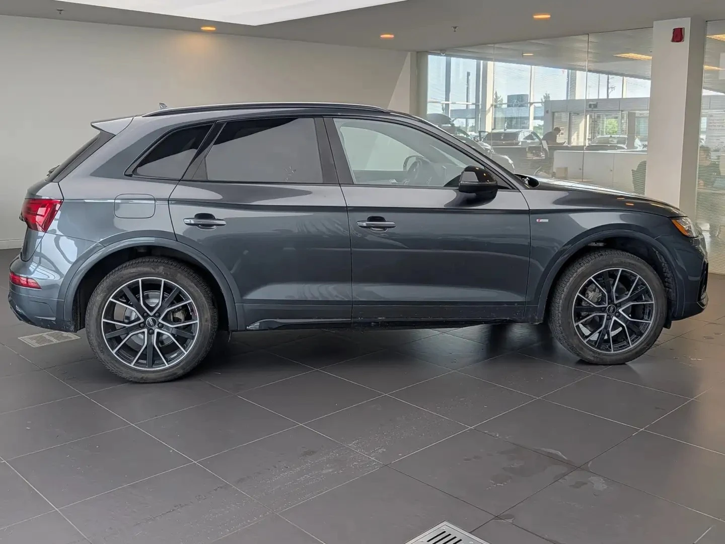 Audi Q5 TECHNIK S LINE ЦЕНА ДО БЪЛГАРИЯ АВТОКРЕДИТ, снимка 2 - Автомобили и джипове - 55525741