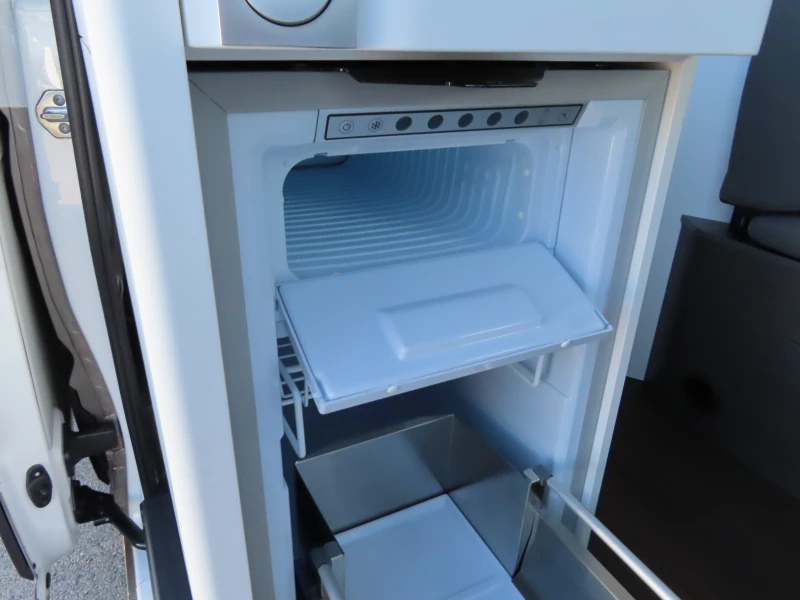 VW California Grand California 680, снимка 7 - Бусове и автобуси - 52652864