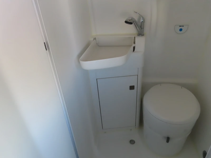 VW California Grand California 680, снимка 11 - Бусове и автобуси - 52652864