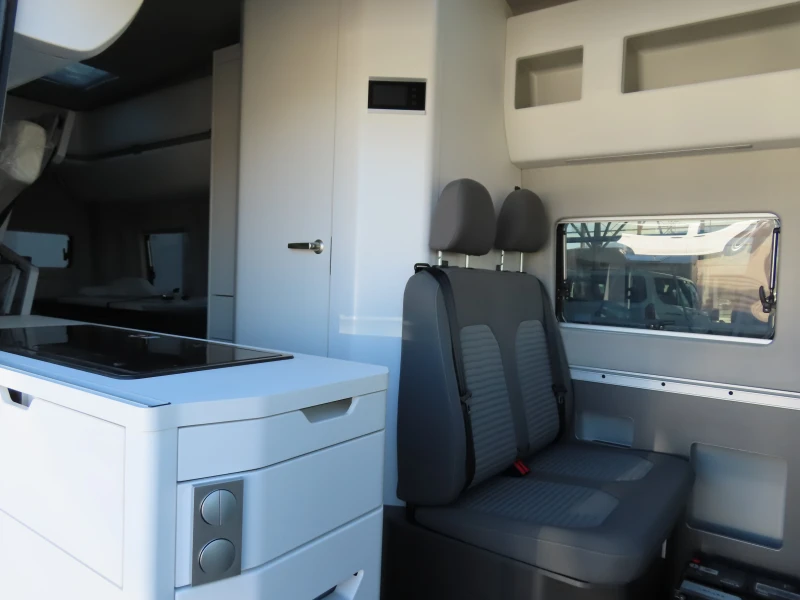 VW California Grand California 680, снимка 6 - Бусове и автобуси - 52652864