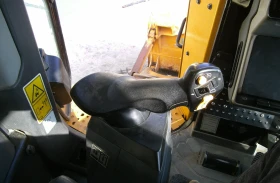 Булдозер Cat D5, снимка 13