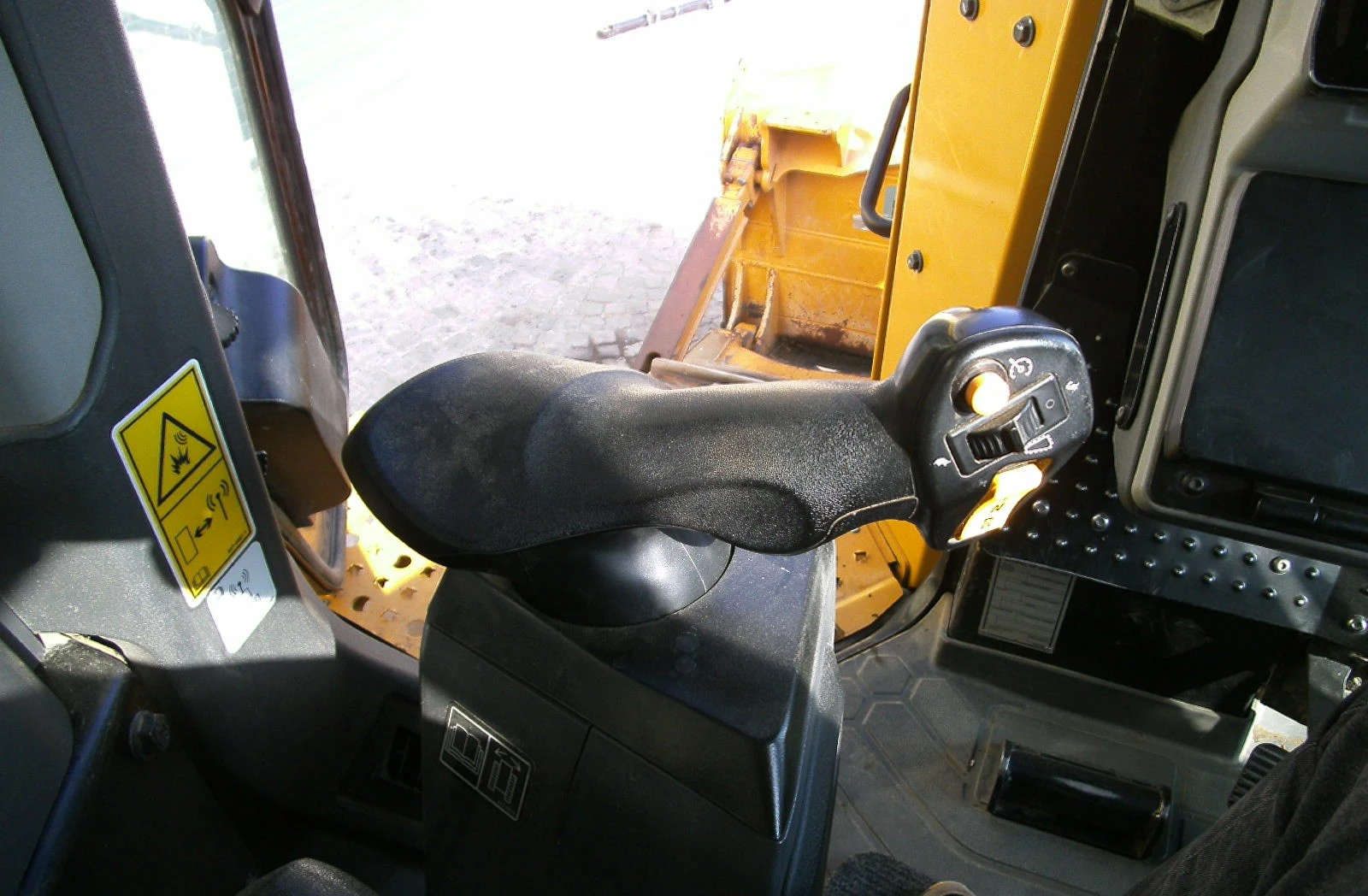 Булдозер Cat D5, снимка 13 - Индустриална техника - 56532244