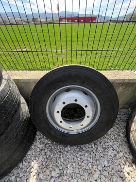 Гуми, снимка 1