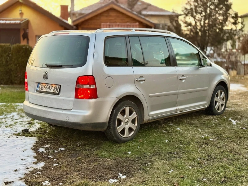 VW Touran, снимка 3 - Автомобили и джипове - 48831689