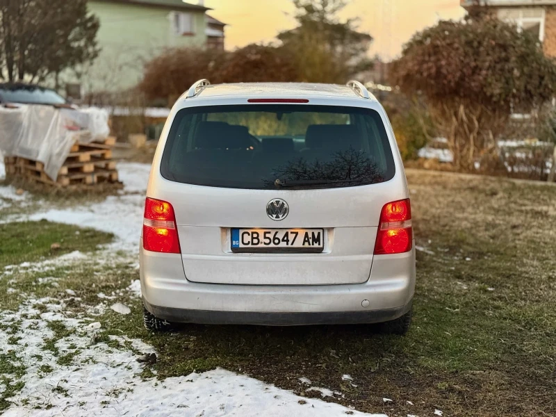 VW Touran, снимка 4 - Автомобили и джипове - 48831689