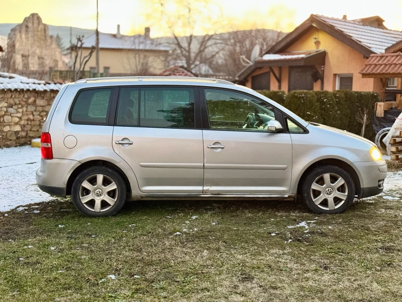 VW Touran, снимка 2 - Автомобили и джипове - 48831689