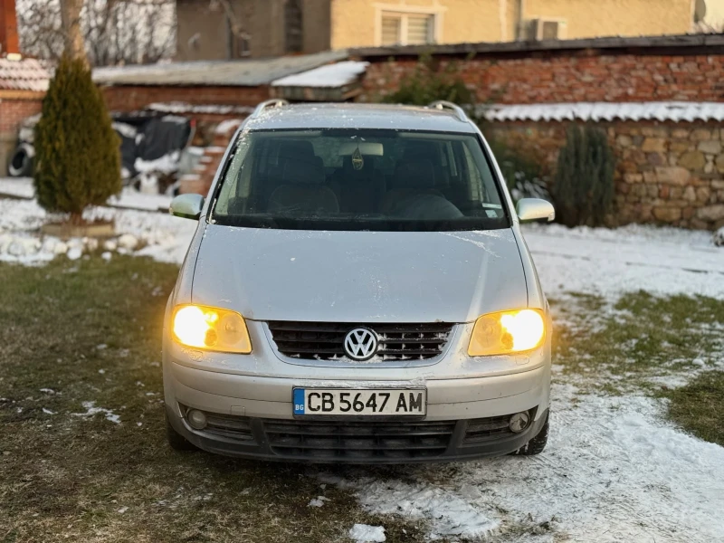 VW Touran, снимка 8 - Автомобили и джипове - 48831689