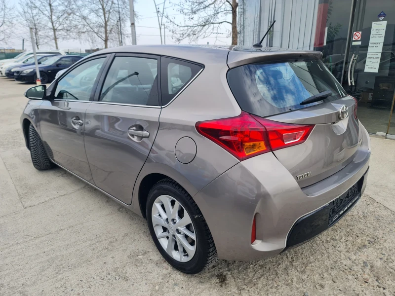 Toyota Auris 2.0 D4D Key Less Go Камера Климатроник, снимка 2 - Автомобили и джипове - 49016332