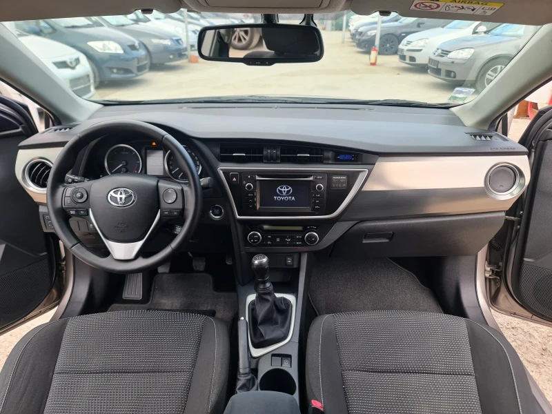 Toyota Auris 2.0 D4D Key Less Go Камера Климатроник, снимка 12 - Автомобили и джипове - 49016332