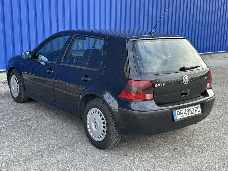 VW Golf 1.6, снимка 6 - Автомобили и джипове - 49062302