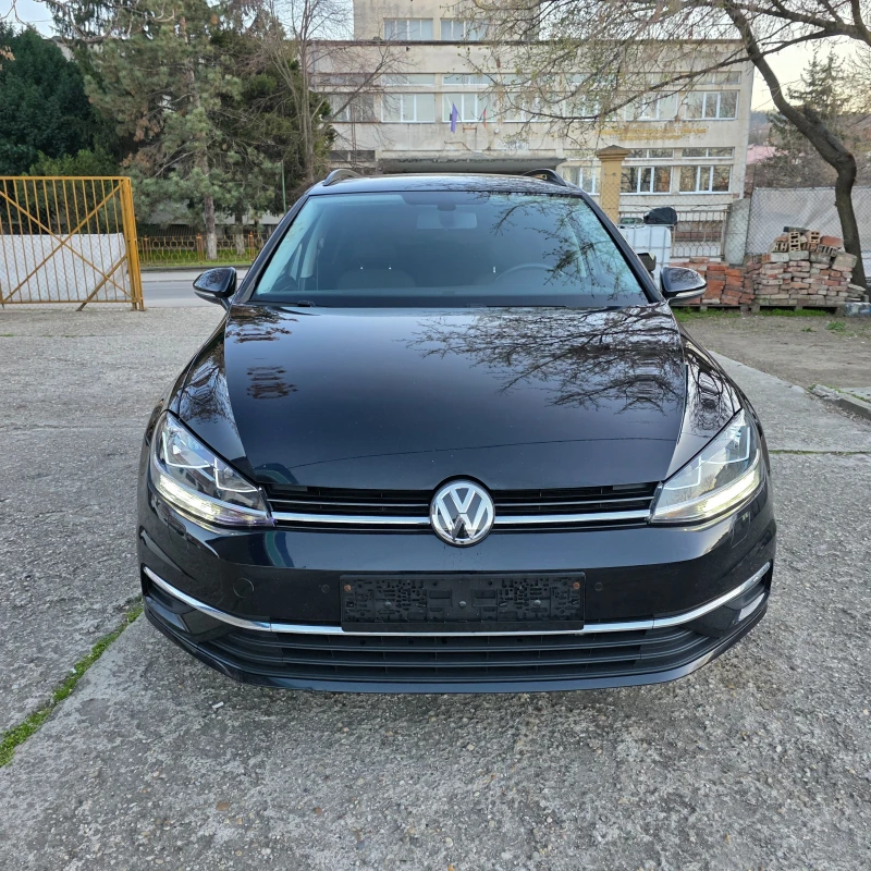 VW Golf 1.6 TDI FACELIFT LED NAVI TOP, снимка 11 - Автомобили и джипове - 49589882