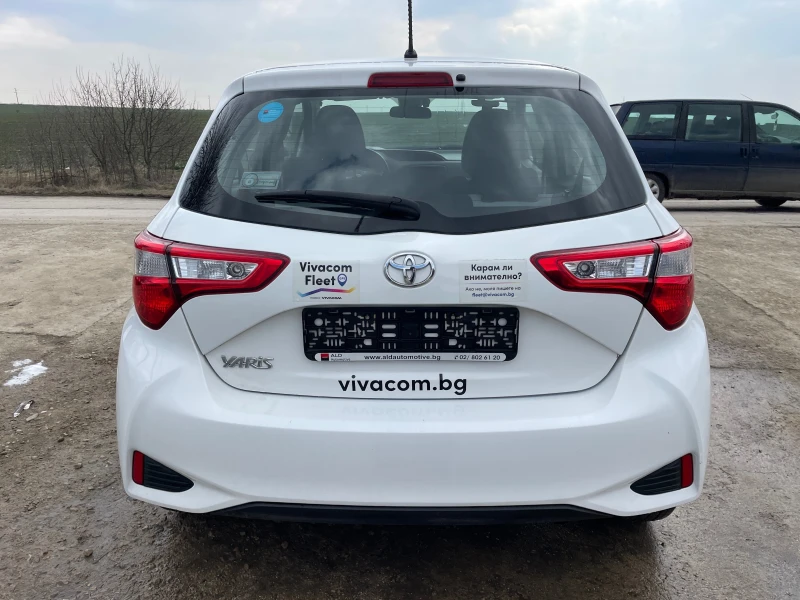 Toyota Yaris 1.0i, снимка 6 - Автомобили и джипове - 49959418