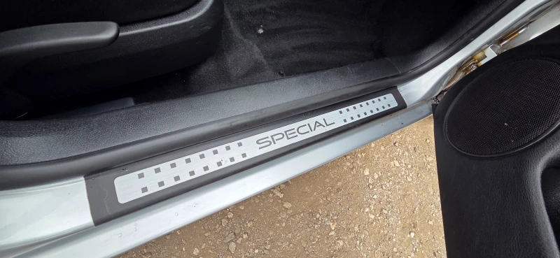 VW Golf 1.6 бензин, снимка 8 - Автомобили и джипове - 52076341