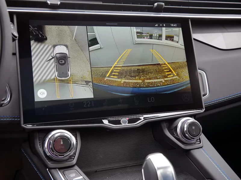 LynkCo 01 1.5PHEV/261HP/PANO/360/MEMO/LED/DIGI/KLESS/528g, снимка 11 - Автомобили и джипове - 52236377