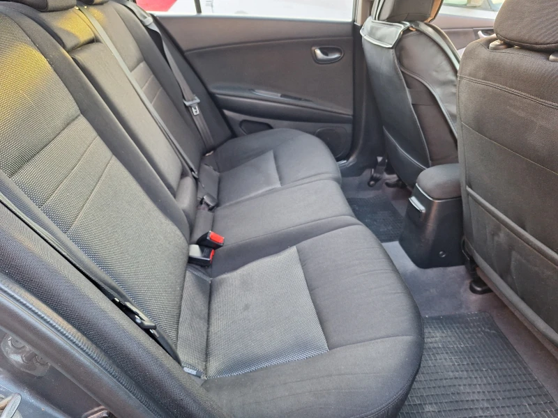 Nissan Primera, снимка 8 - Автомобили и джипове - 52865776