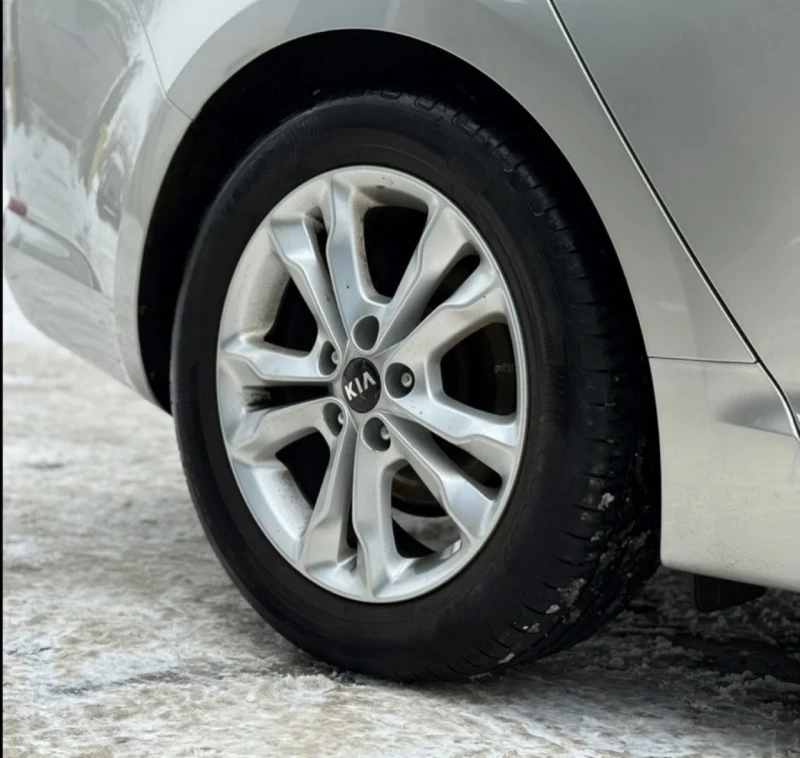 Kia Optima 1.7crdi камера, снимка 10 - Автомобили и джипове - 53309121