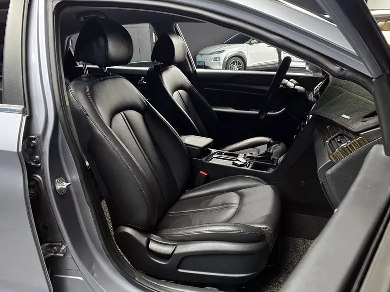 Hyundai Sonata 2.0 Smart, снимка 10 - Автомобили и джипове - 53770786