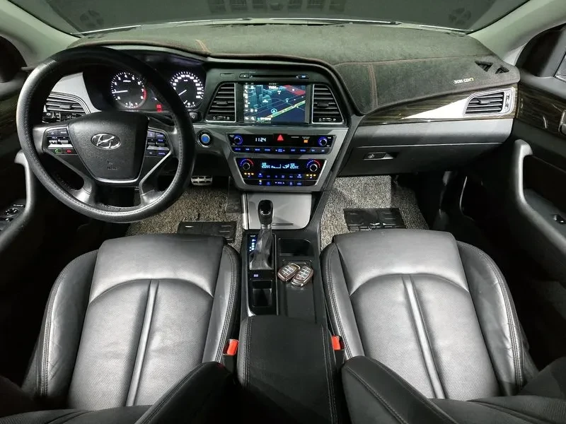 Hyundai Sonata 2.0 Smart, снимка 7 - Автомобили и джипове - 53770786