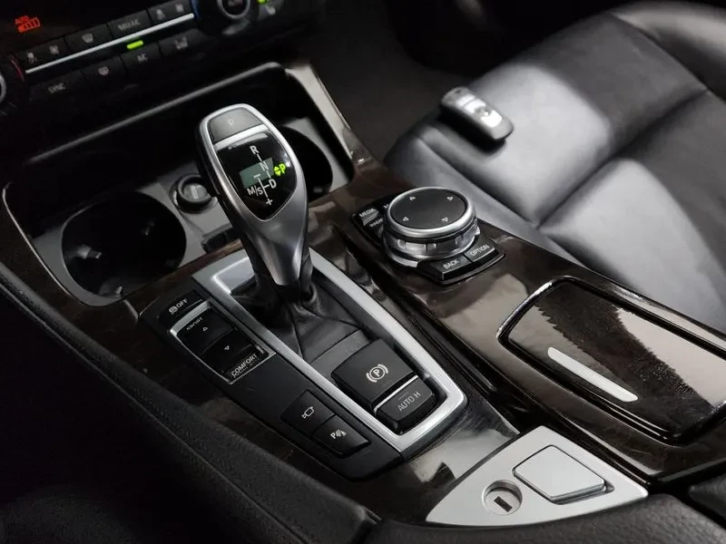 BMW 528 i, снимка 9 - Автомобили и джипове - 54591254