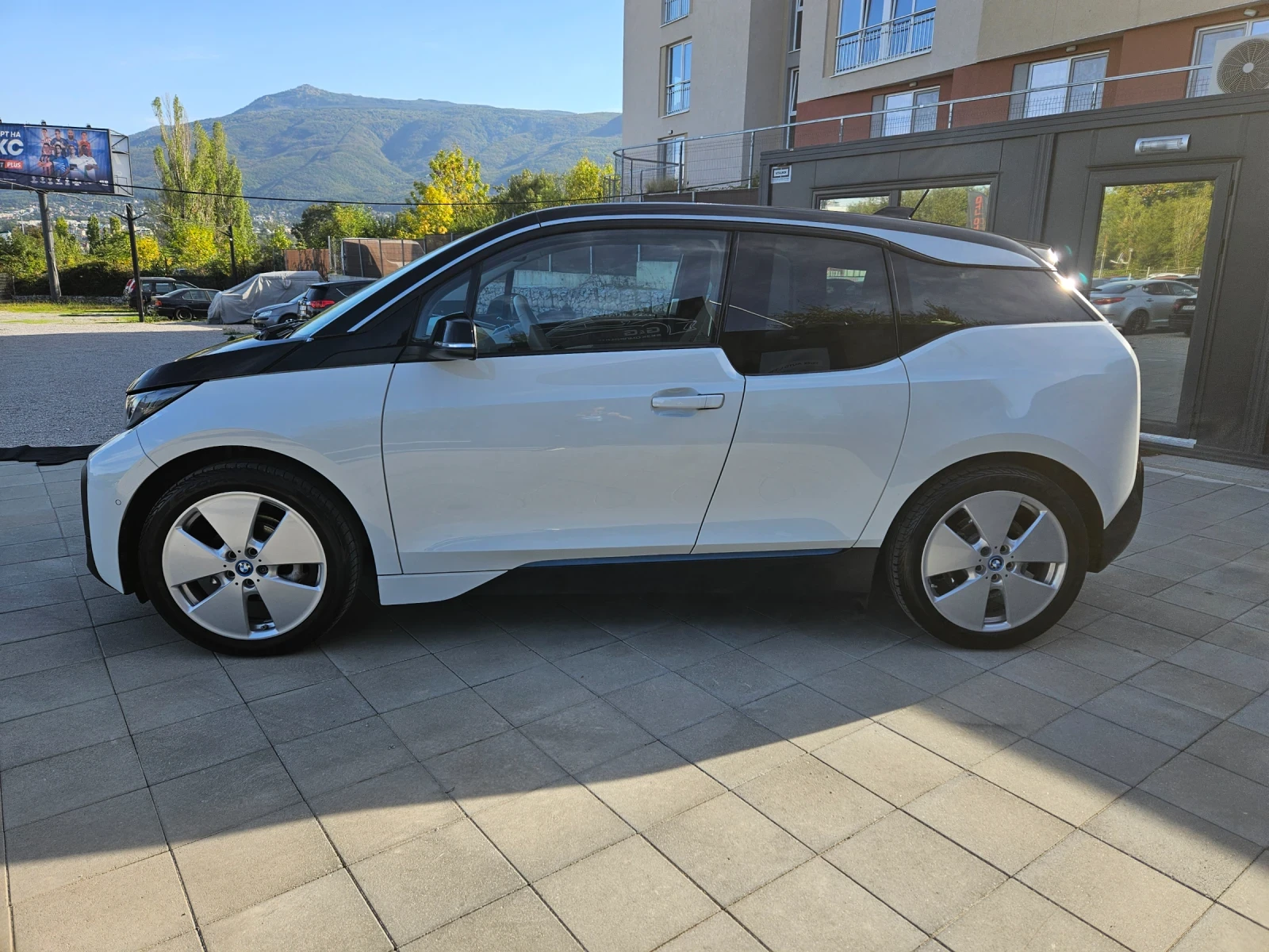 BMW i3 120 Ah - изображение 4