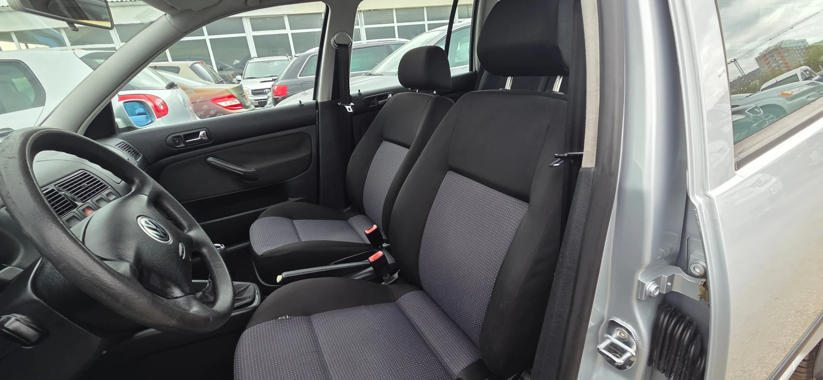 VW Golf 1.6 бензин - изображение 6