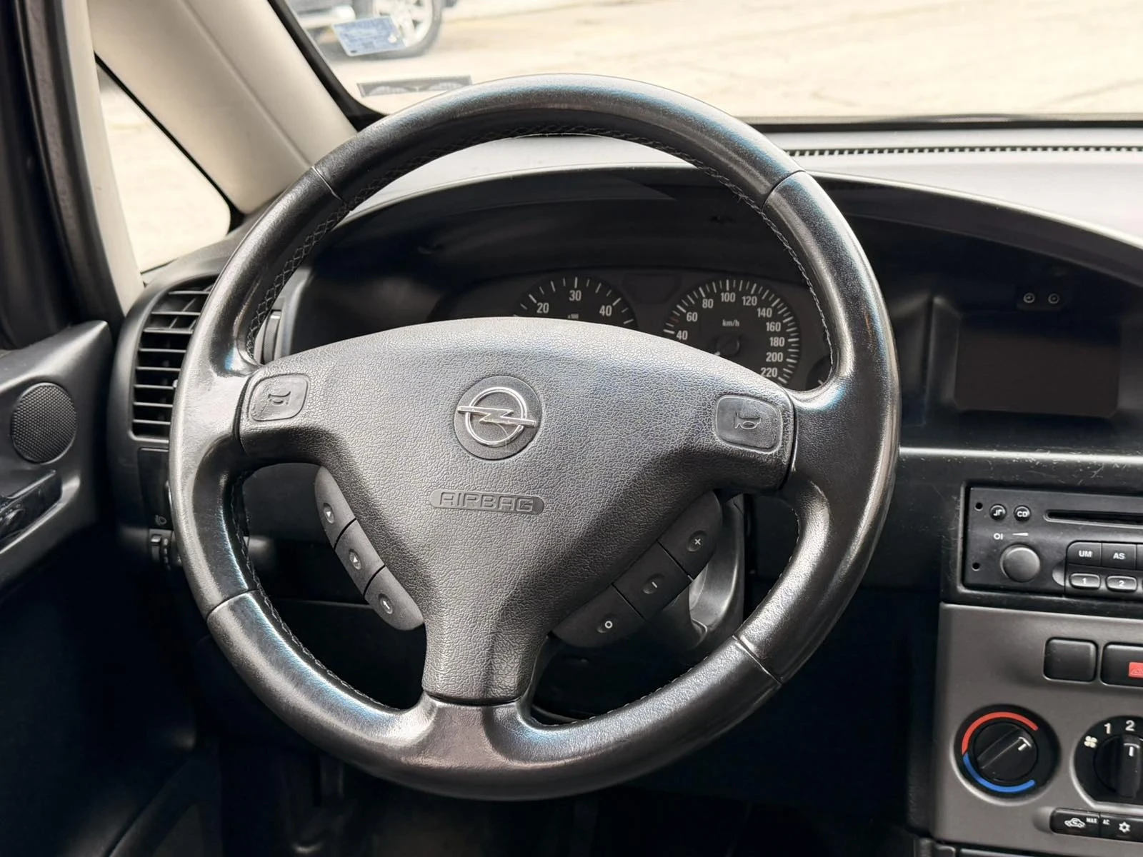 Opel Zafira 2.0 DTI/101 6+ 1, снимка 17 - Автомобили и джипове - 54153525