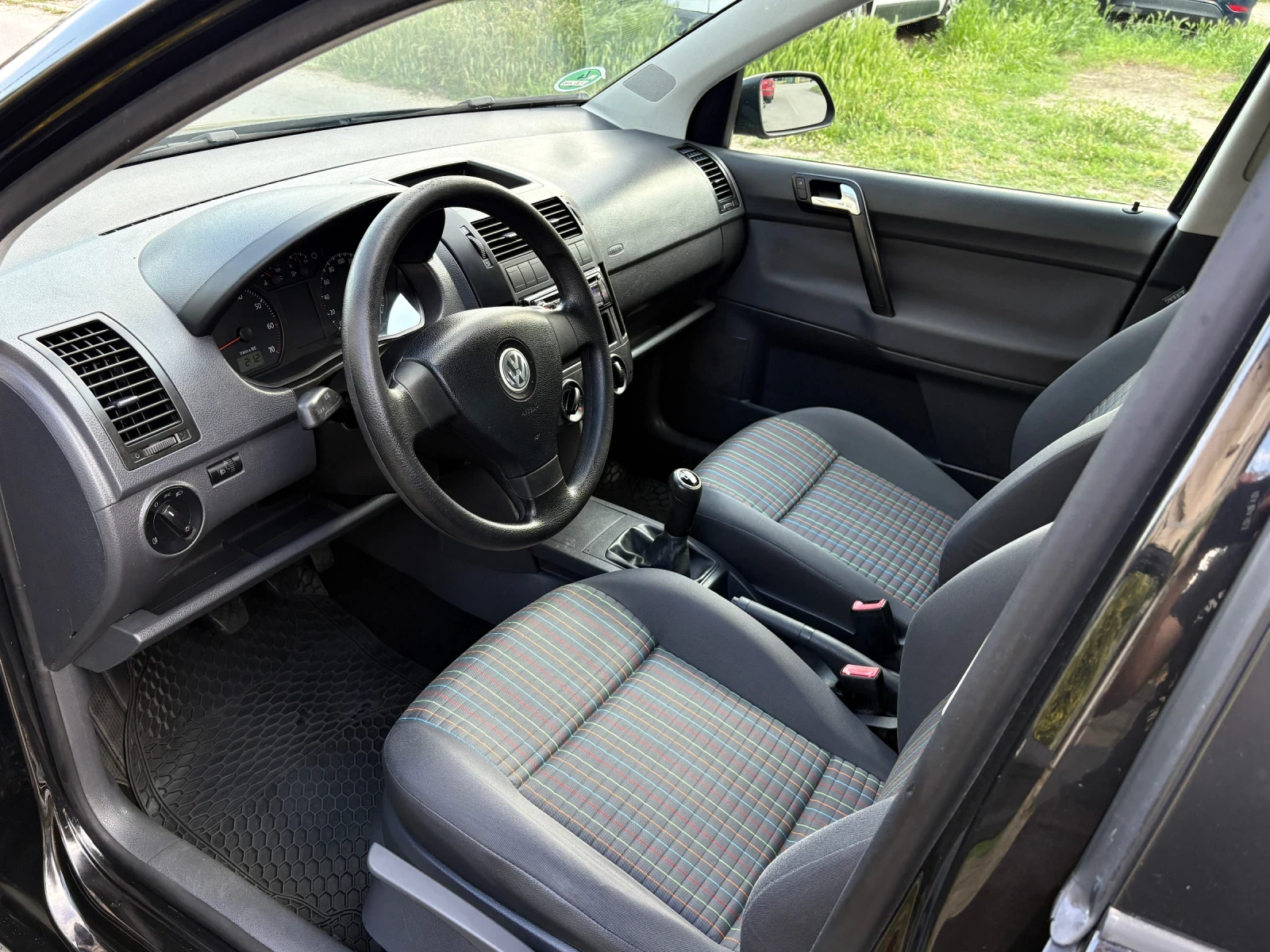 VW Polo 1.4i Фейслифт* TREND* , снимка 7 - Автомобили и джипове - 54692789