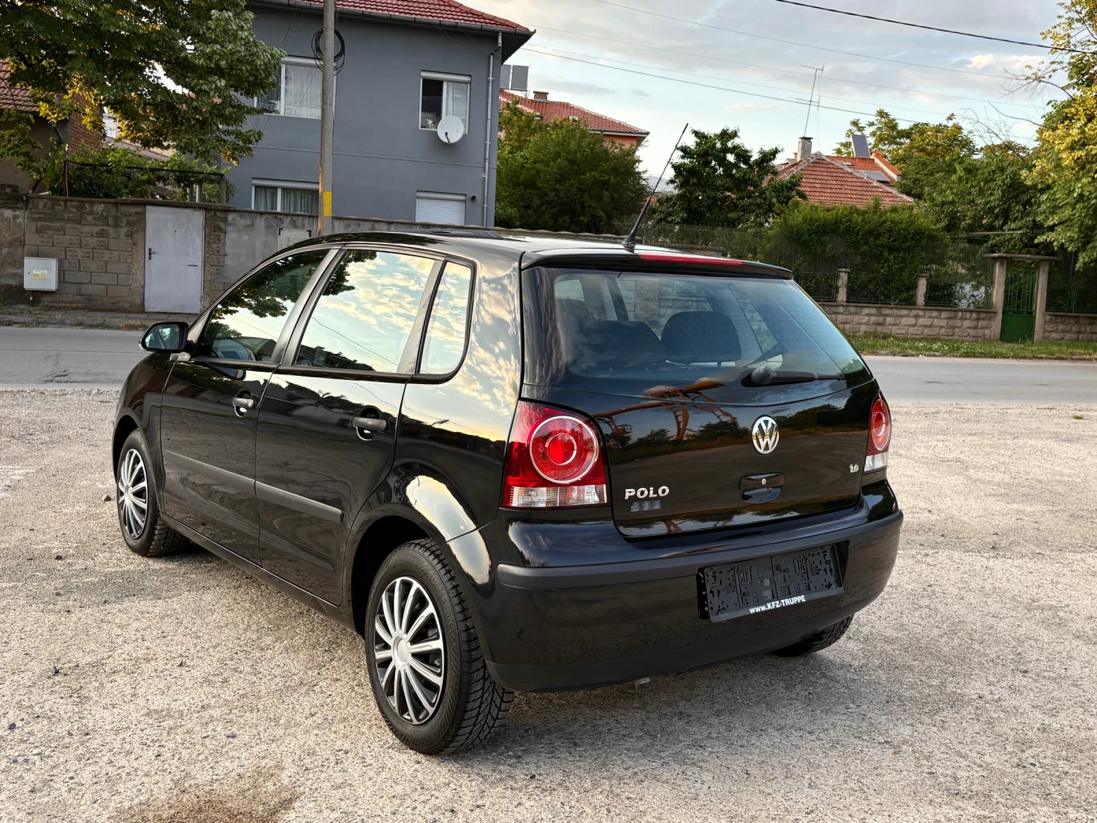 VW Polo 1.4i Фейслифт* TREND* , снимка 3 - Автомобили и джипове - 54692789