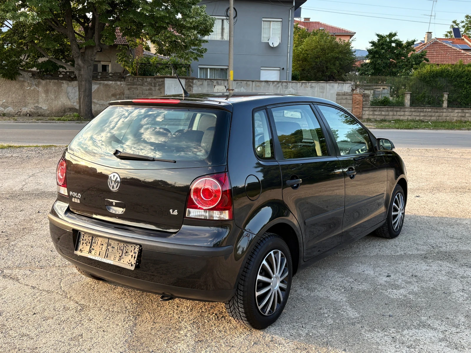 VW Polo 1.4i Фейслифт* TREND* , снимка 4 - Автомобили и джипове - 54692789
