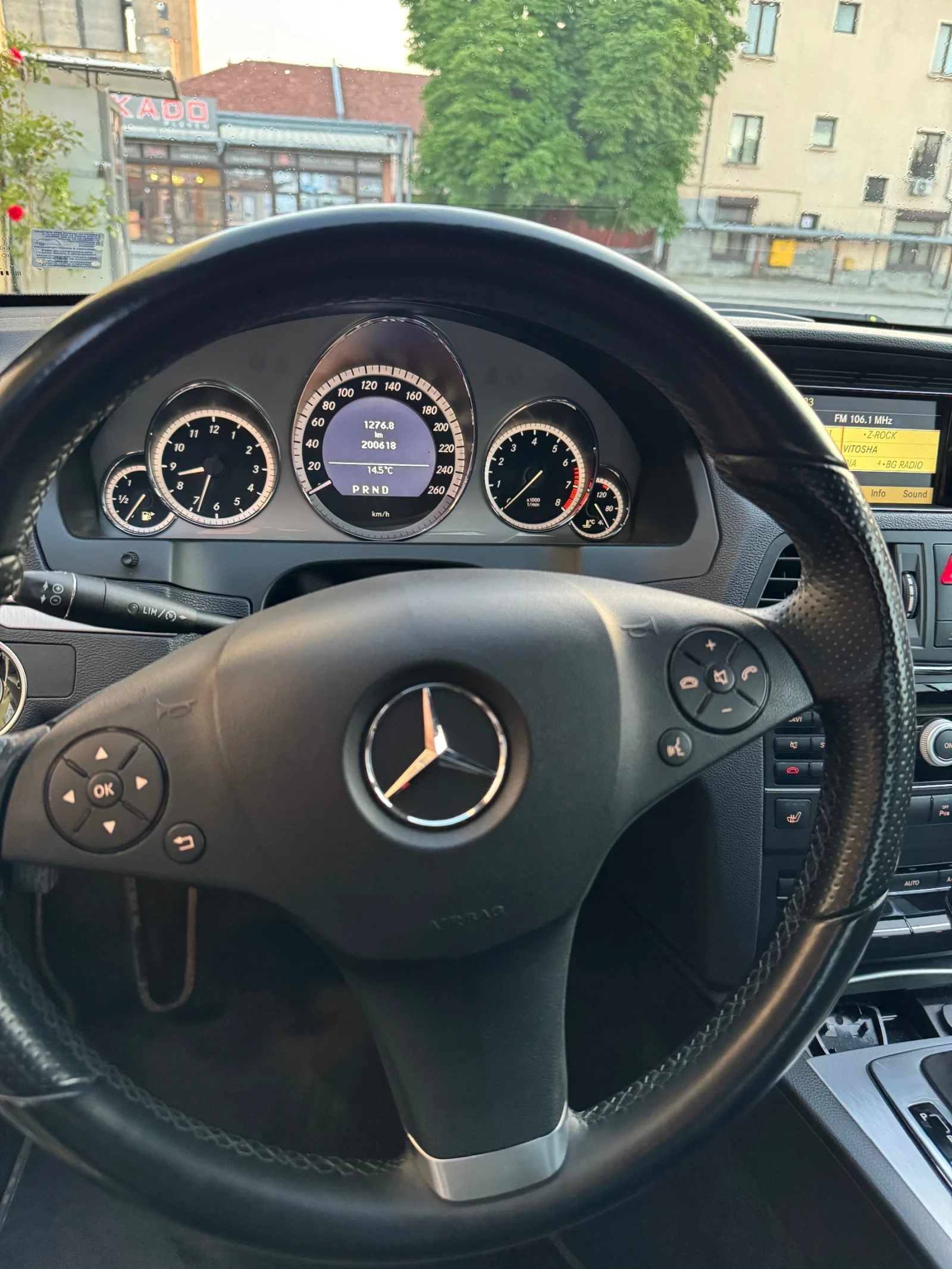 Mercedes-Benz E 250 Швейцария, снимка 9 - Автомобили и джипове - 54728761