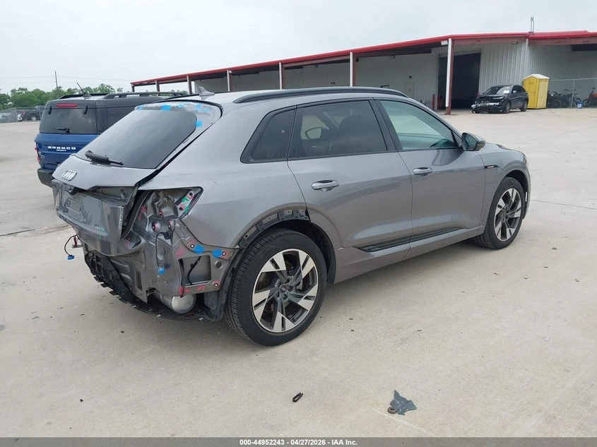 Audi E-Tron Premium Quattro, снимка 4 - Автомобили и джипове - 54769809
