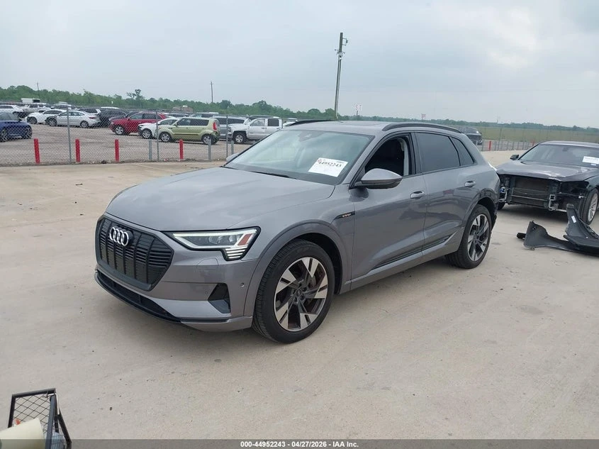 Audi E-Tron Premium Quattro, снимка 2 - Автомобили и джипове - 54769809