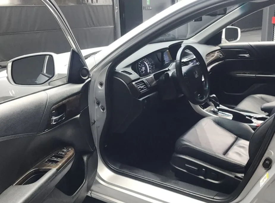 Honda Accord 2.4 бензин! Автоматик! Екзекютив!, снимка 5 - Автомобили и джипове - 54822129