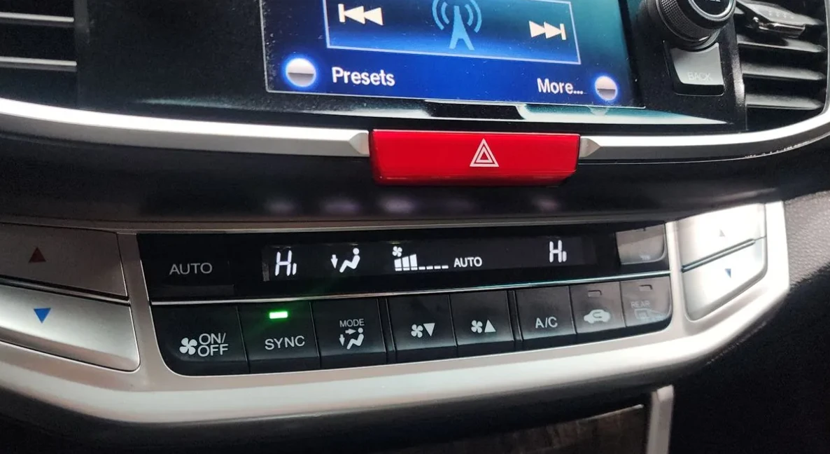 Honda Accord 2.4 бензин! Автоматик! Екзекютив!, снимка 9 - Автомобили и джипове - 54822129
