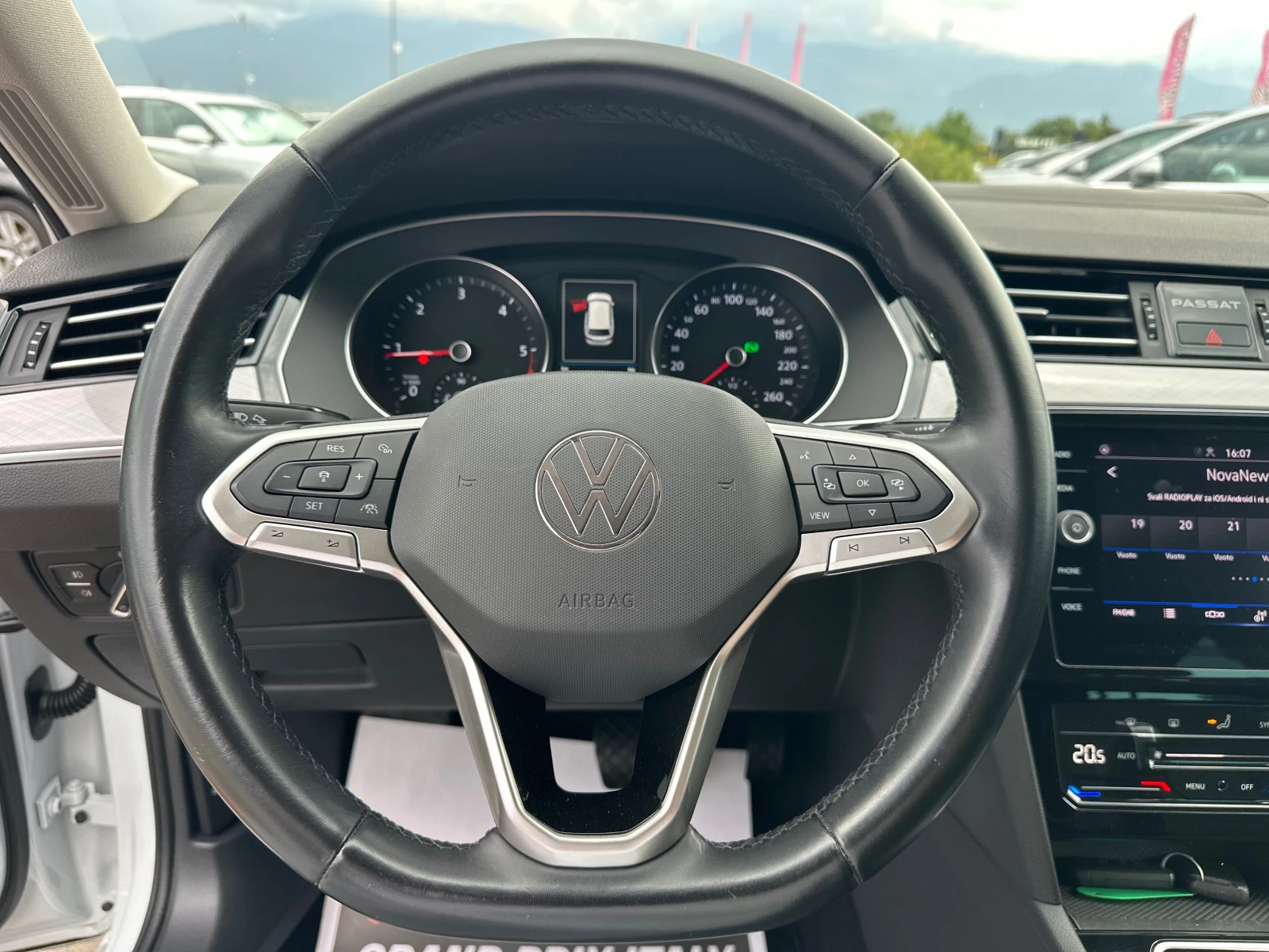 VW Passat FACE* COMFORT LINE * LED* NAVI* TOP* , снимка 13 - Автомобили и джипове - 55123362