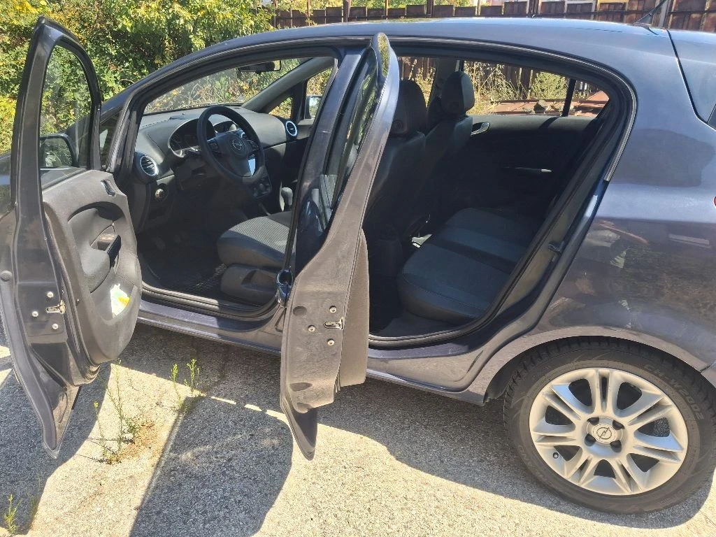 Opel Corsa 1.3 Mjet/CDTI, снимка 7 - Автомобили и джипове - 55740099