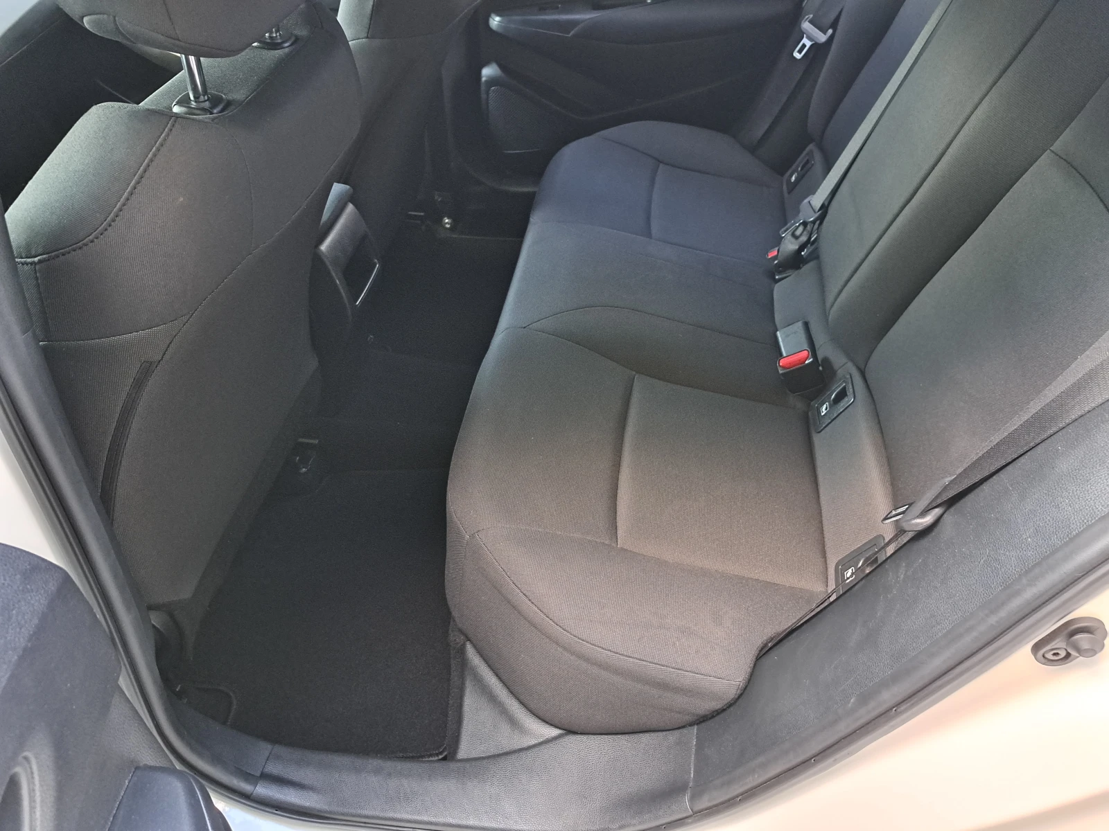 Toyota Corolla 1.5i+ ГАЗ* LPG* 2022г., снимка 16 - Автомобили и джипове - 56205999