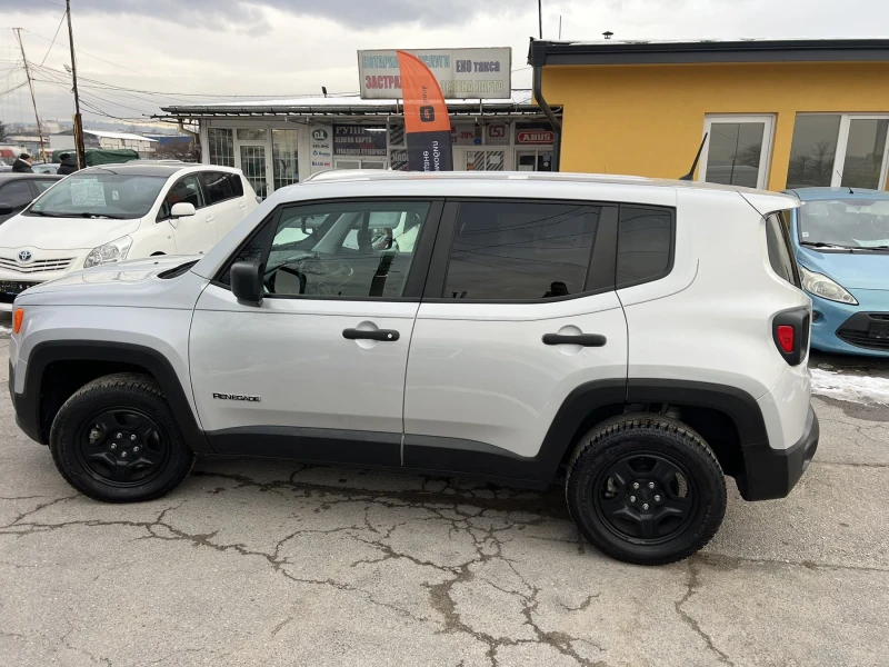 Jeep Renegade, снимка 16 - Автомобили и джипове - 48669639