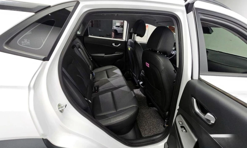 Hyundai Kona Gasoline 2.0 2WD Inspiration, снимка 12 - Автомобили и джипове - 52112863