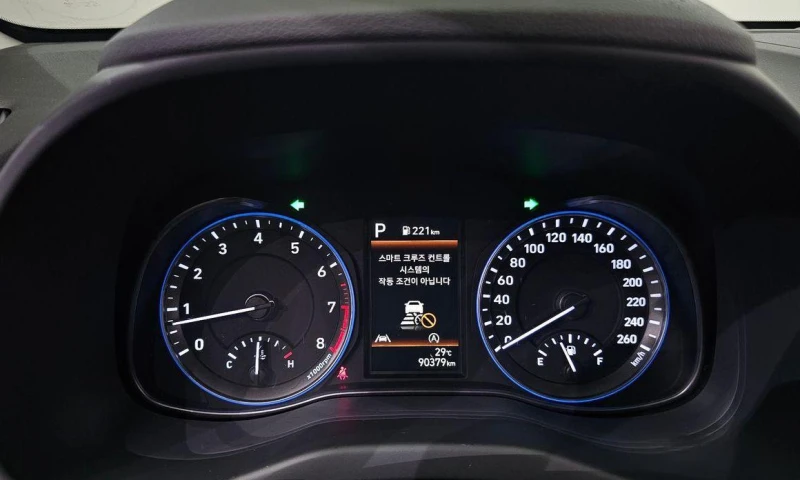 Hyundai Kona Gasoline 2.0 2WD Inspiration, снимка 8 - Автомобили и джипове - 52112863