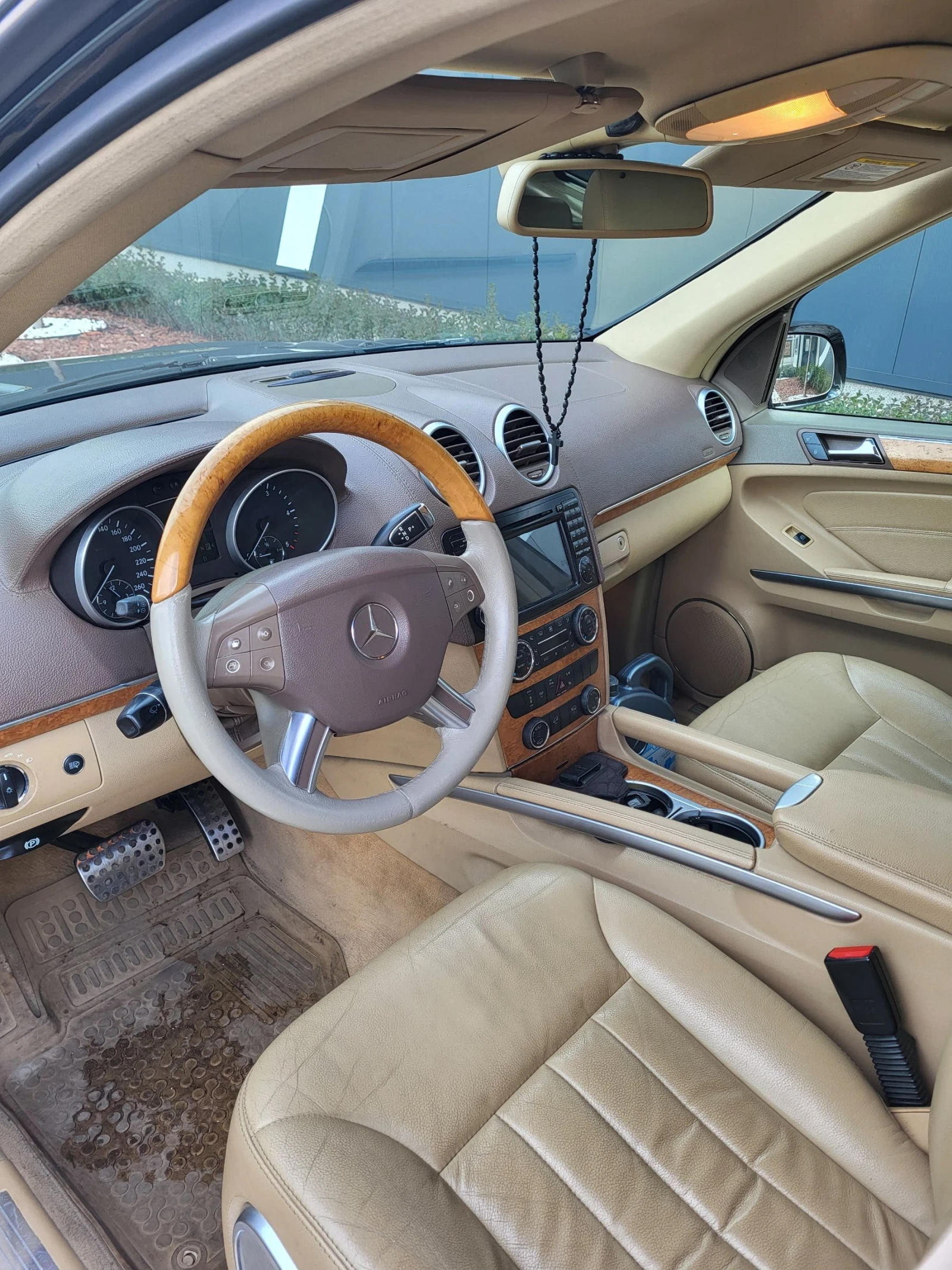 Mercedes-Benz GL 320, снимка 5 - Автомобили и джипове - 53780283